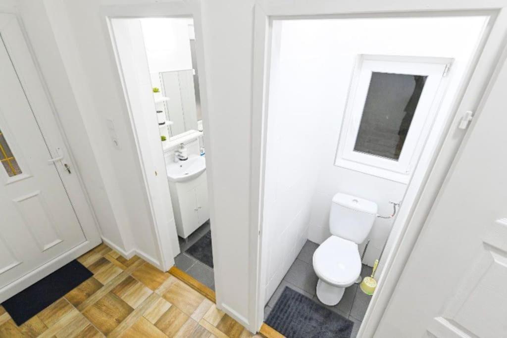 Lovely Studio Flat In Damjanich Street - Leonard Budapeste Exterior foto