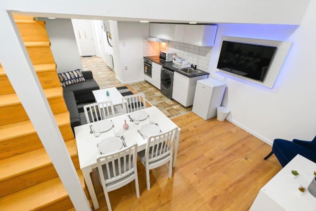 Lovely Studio Flat In Damjanich Street - Leonard Budapeste Exterior foto