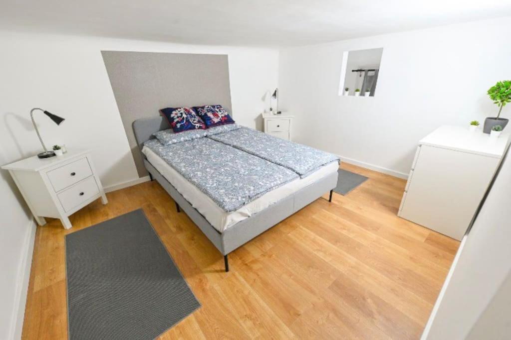 Lovely Studio Flat In Damjanich Street - Leonard Budapeste Exterior foto