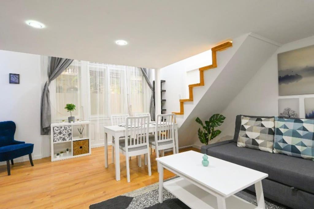 Lovely Studio Flat In Damjanich Street - Leonard Budapeste Exterior foto